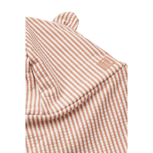 Seitenansicht des Liewood Senia Sonnenhuts in Stripe Pale Tuscany