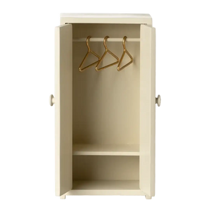 Maileg Kleiderschrank Cream mit Mäusekleidung im Inneren