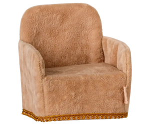 Maileg Samt-Sessel Maus Powder aus Polyester, 7,5 × 6,5 × 6 cm
