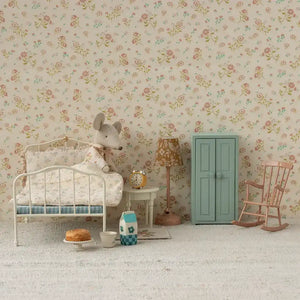 Gelber Maileg Miniatur-Wecker als Puppenhaus-Zubehör