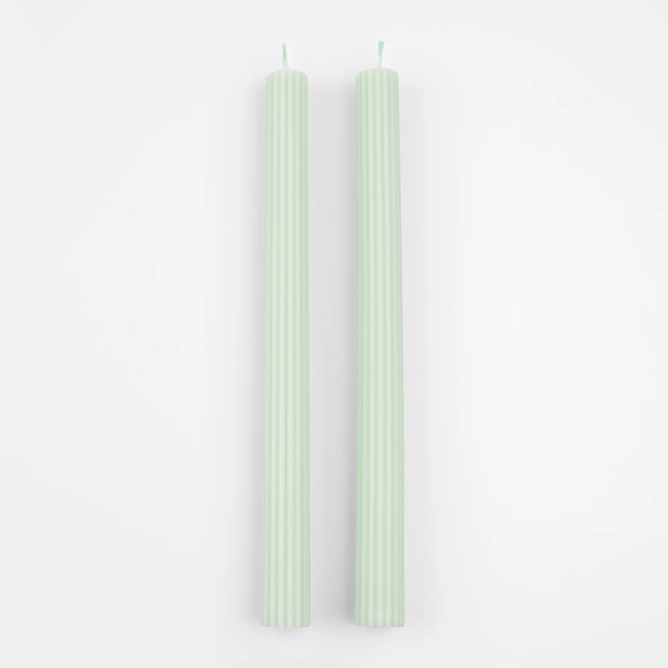 Meri Meri Tischkerzen Sea Foam Green, mintgrüne gerillte Kerzen im 2er-Set