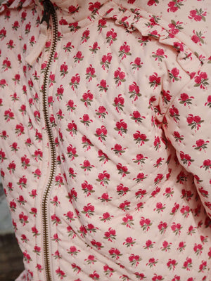 Hoher Kragen der Konges Sløjd Thermojacke Rosie Blush