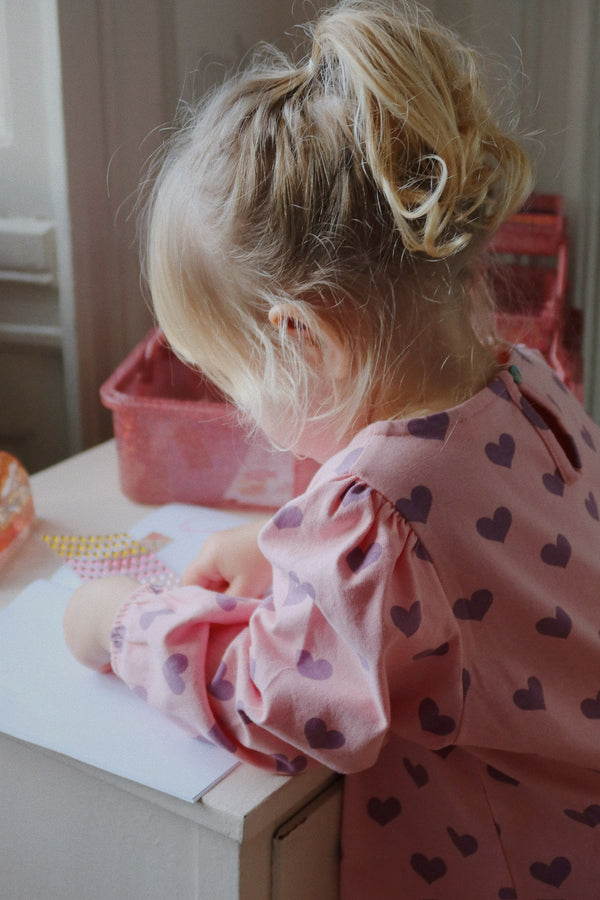 Ensemble de pierres précieuses et de tatouages : mélange de cœurs