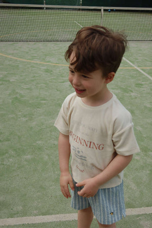 Frottee-Struktur des Itty T-Shirts Antique White im Detail