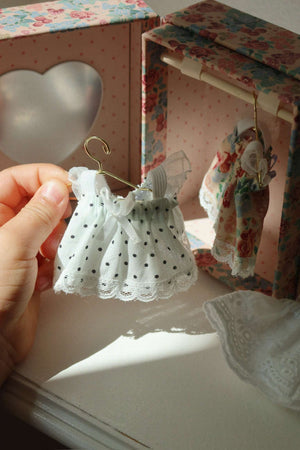 Konges Sløjd Tiny Teddy Umkleide Stoffteddy angezogen