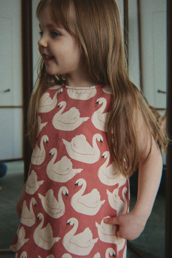 Konges Sløjd Kleid Magot Swan Rose, dekorative Schleife im Detail
