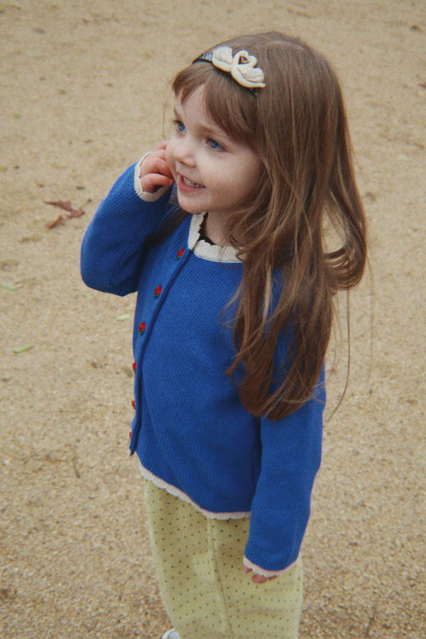 Strickjacke Lallo Blue mit weicher Rippstruktur, Vorderansicht