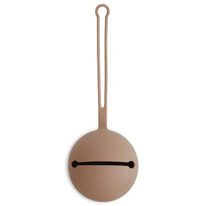 Mushie Schnulleretui Pale Taupe aus lebensmittelechtem Silikon