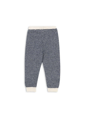 Detailansicht des elastischen Rippbunds der Berle Strickhose
