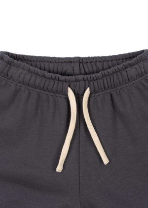 Kind in den Lou Sweatpants Magnet von Konges Sløjd