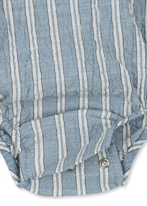 Konges Sløjd Elliot Strampler Trio Bleu Stripe Blaustreifen – Nahaufnahme