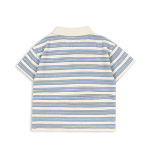Konges Sløjd Spotty Polo mit Kragen und Knopfleiste, Nahaufnahme