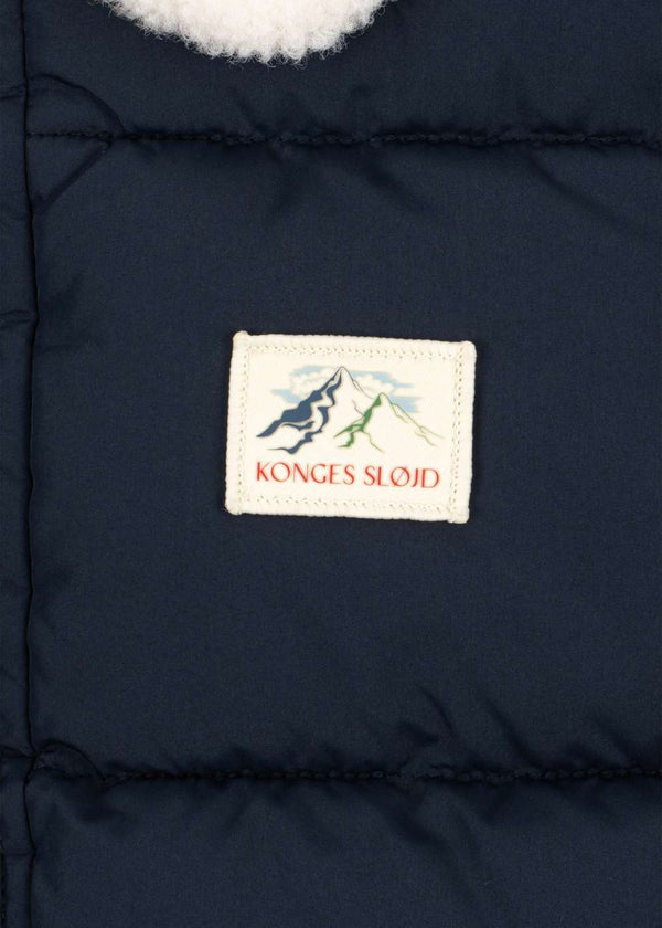 Winterjacke Alpi Total Eclipse von Konges Sløjd, Kapuze
