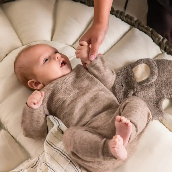Sebra Babynest geöffnet als 75 x 110 cm grosse Spielmatte