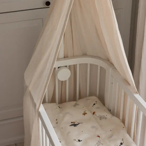 Sebra Mobilehalter Classic White mit aufgehängtem Babymobile