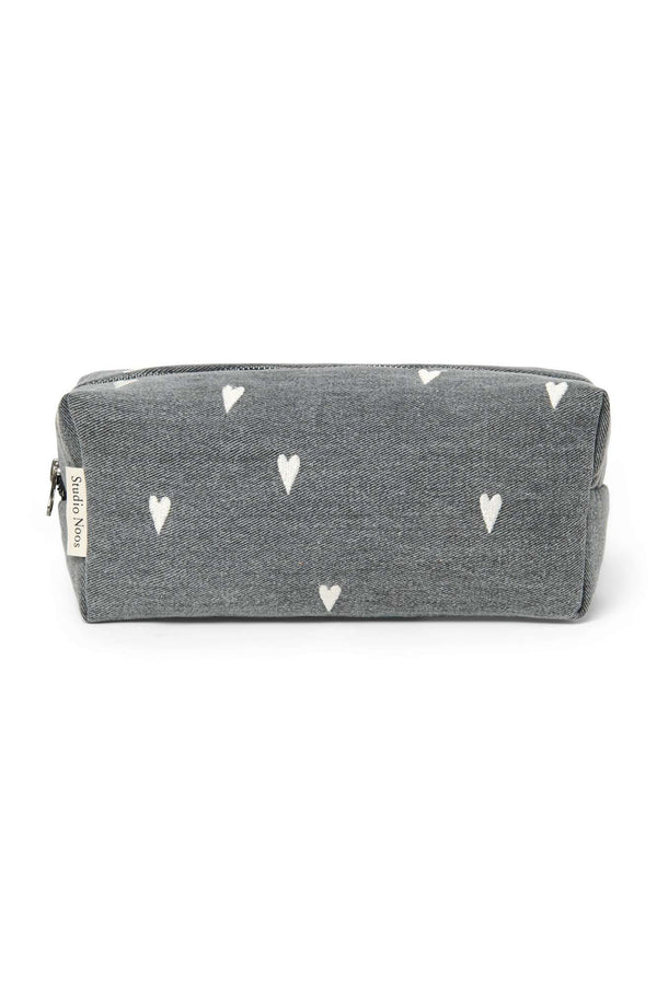 Studio Noos Denim Pouch Grey Hearts, 9 x 24 x 9 cm, geöffnet