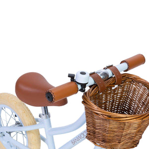 Stahlrahmen und Sattel des hellblauen First GO!, Sitzhöhe 37 bis 44 cm