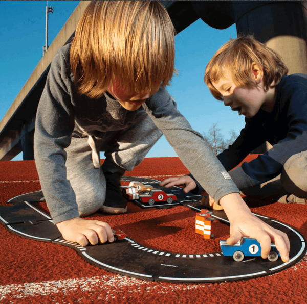 Waytoplay Flexibles Strassen-Set Rennstrecke | Strassenbahn | Beluga Kids