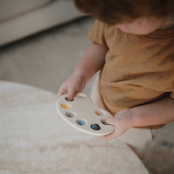 Mushie Paint Palette Druckspielzeug | Lernspielzeug | Beluga Kids