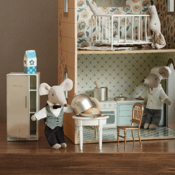 Maileg Kühlschrank Maus Weiss | Puppenhaus-Zubehör | Beluga Kids