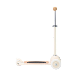 Trittbrett des Banwood Scooters in Cream